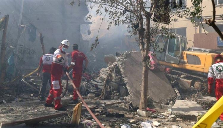 إسرائيل تقصف موقعاً تحت الأرض.. وإيران تتوعد بـ"رد مدمر"
