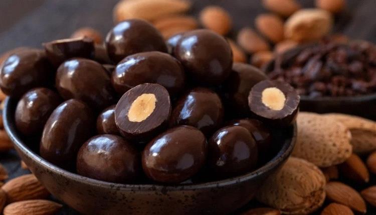 سحب شوكولا داكنة شهيرة من الأسواق بسبب مكون خطير يهدد الحياة
