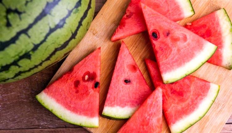 أطعمة تحمي الجسم من الجفاف خلال الصيف
