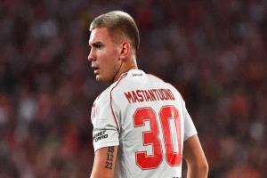 ماستانتونو وقع عقد انضمامه لريال مدريد في بوينوس أيرس
