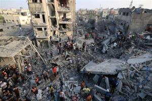 استشهاد 14 فلسطينياً بعدة غارات إسرائيلية على غزة
