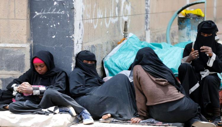 نساء اليمن ينافسن رجاله على تعاطي القات
