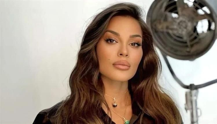 في مقطع فيديو أثارت فيه جدلاً واسعاً  .. نادين نجيم توثق لحظة تعرضها للتحرش
