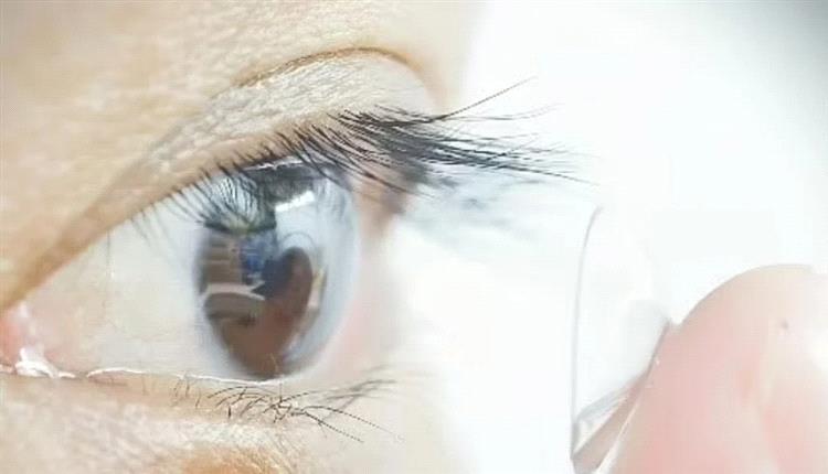 عدسات لاصقة تتيح رؤية ما لا يُرى في الظلام حتى مع إغماض العين
