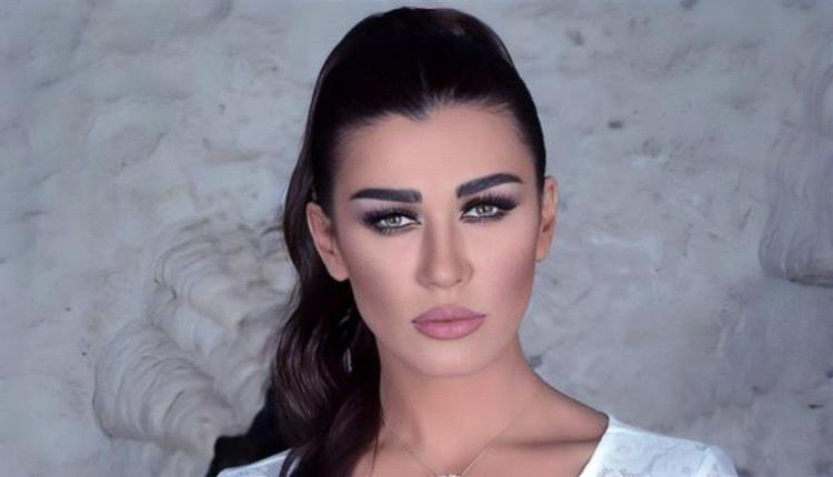 نادين الراسي: طليقي الأول «رجل» والثاني «ذكر».. وأريد زوجة لابني «مثلي»
