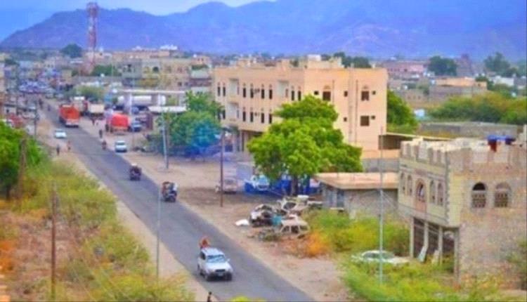 شجار بين شابين يسفر عن مصرع فتاة على متن باص في أبين
