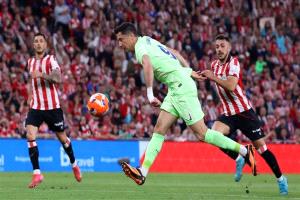 ليفاندوفسكي يقود برشلونة للفوز على بلباو
