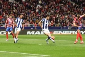 "سوبر هاتريك" سورلوث يقود أتلتيكو مدريد لسحق سوسييداد